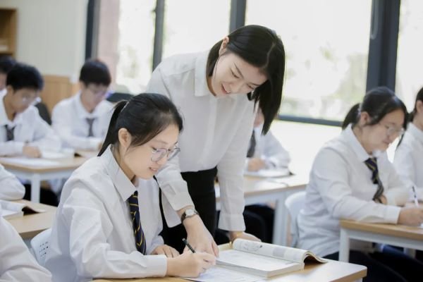 海亮外语中学致雅部招生简章