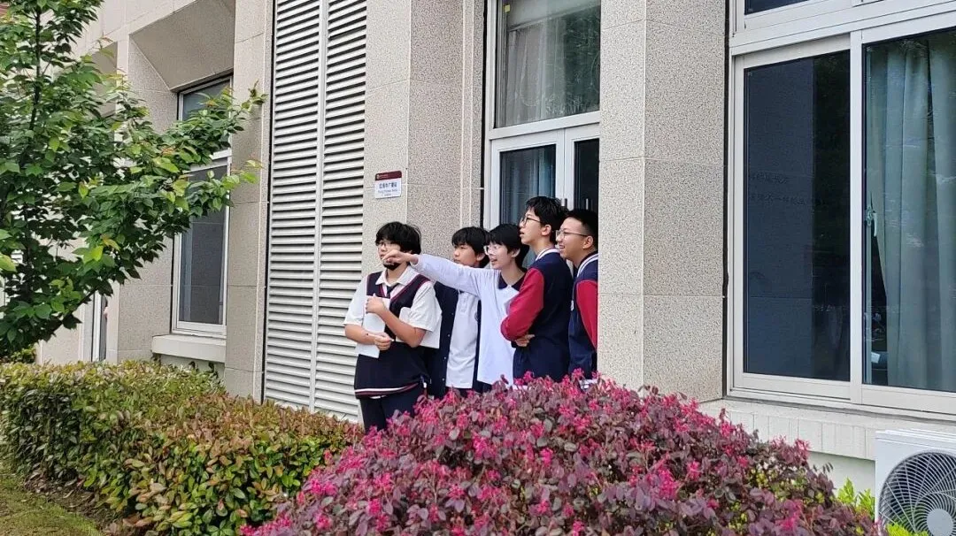 正如数学组老师所言,教育的本质是让学生主动亲近知识、热爱知识。