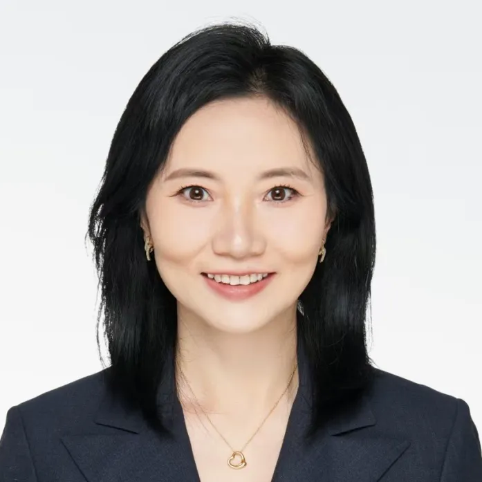 新加坡南洋理工大学硕士、新加坡国立大学学士
