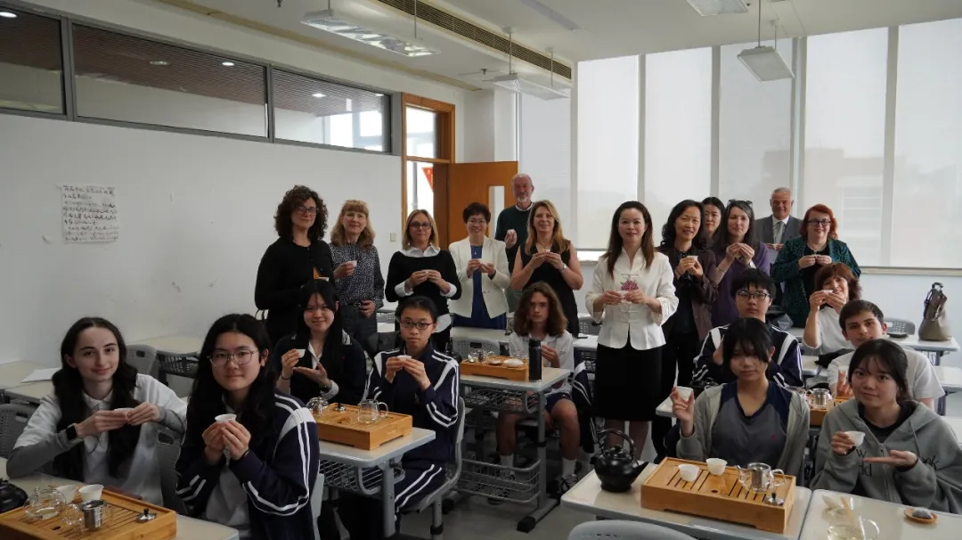 对学校而言,持续的国际交流有助于吸收全球先进教育理念