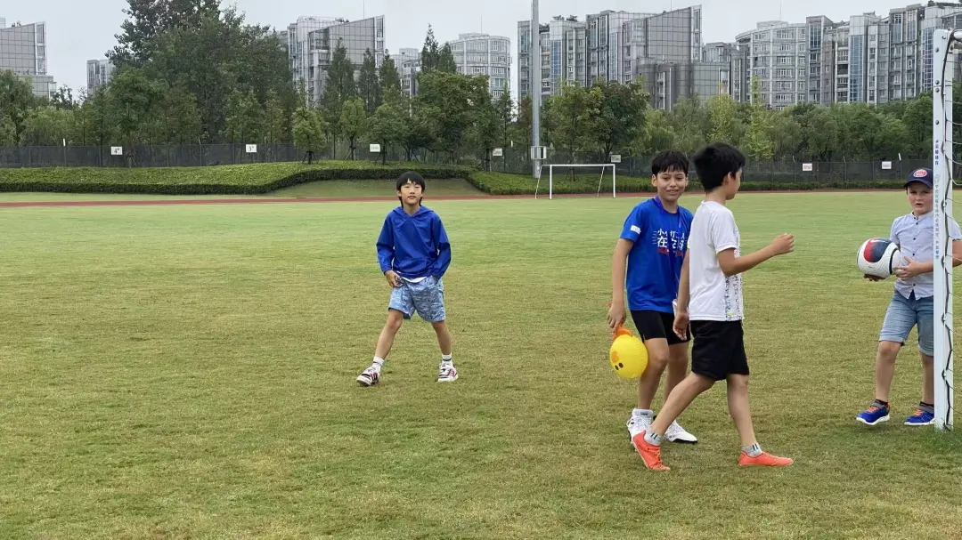 说起来,我们与法国的缘分在十多年前就开始了。(图 2)