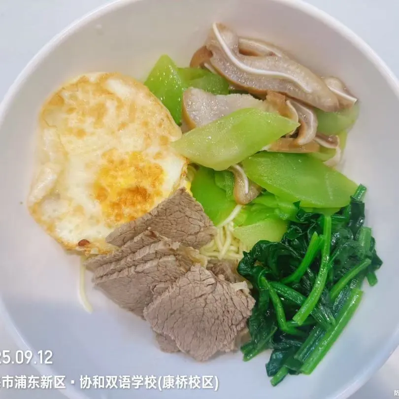 每日天还未亮,采购团队便奔波于各大优质食材供应商处