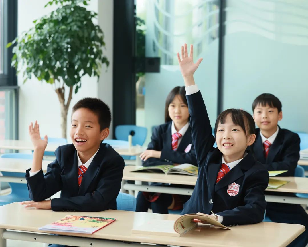 学校不断强化中国传统文化的精髓,融入国际先进的教学方法