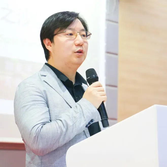 姚宇堃校长用三个维度来解读“数学+”的概念