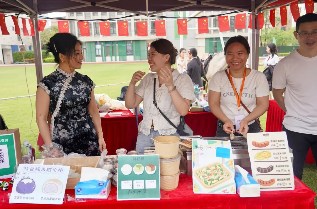 佛山霍利斯是英国知名私立学校埃莉诺霍利斯夫人学校的海外姐妹校