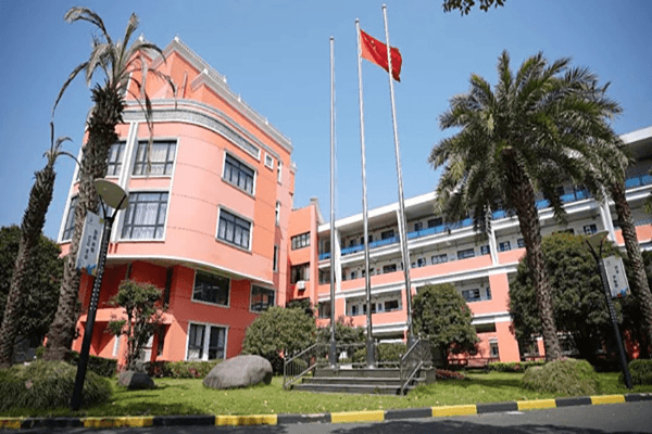 国际学校开放日还为您提供了与学校招生部门和教务管理人员沟通的机会