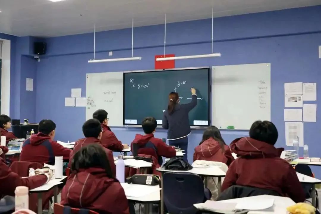 牛剑班在课程设置上分成、英语板块