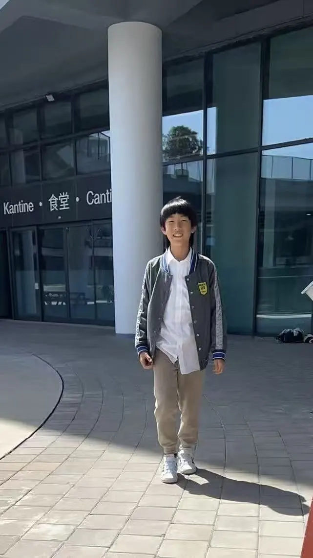 Max的中国背景使得选择中文国际部成了一个自然而然的选择。