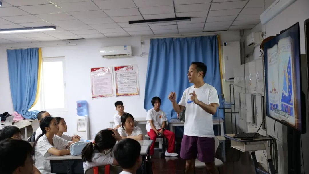 生化营学习化学基础知识,认识实验仪器,并快速进入实操环节