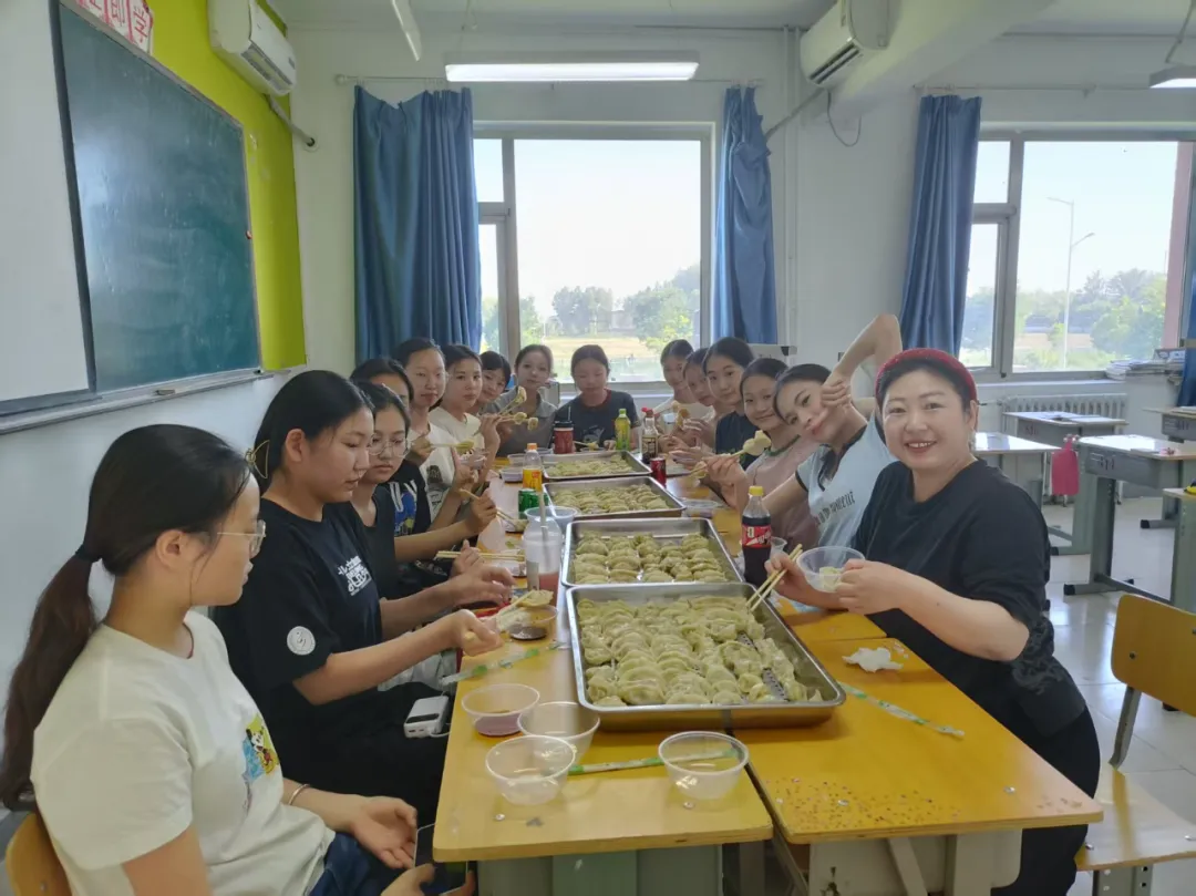 巧手践劳动,烟火育初心 —— 北京市音乐舞蹈学校劳动实践赋能艺考生全面成长