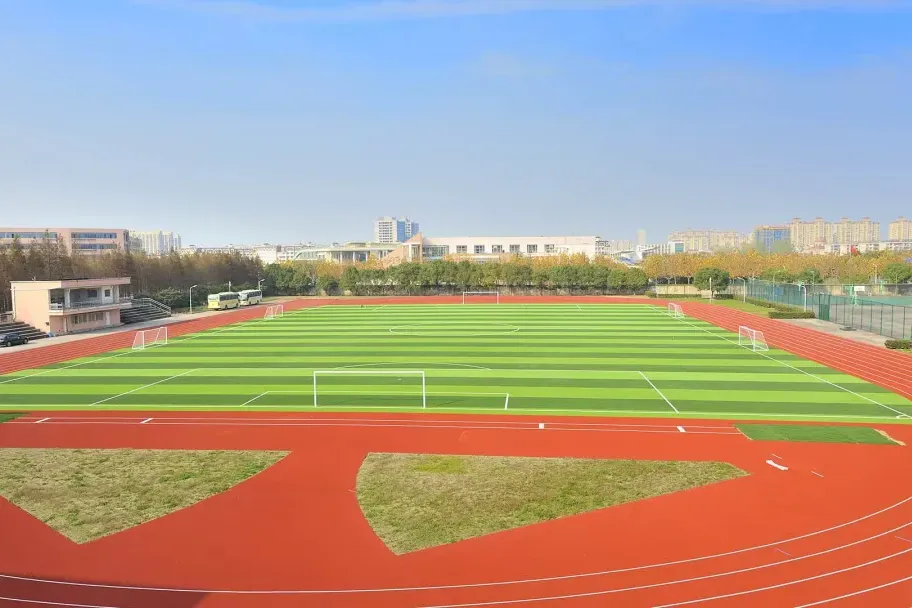 国内升学班依托上海东海学院高校资源,引入优质师资力量(图 2)