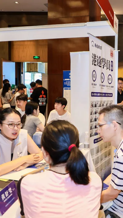 家长可以直接咨询参展学校的招生老师