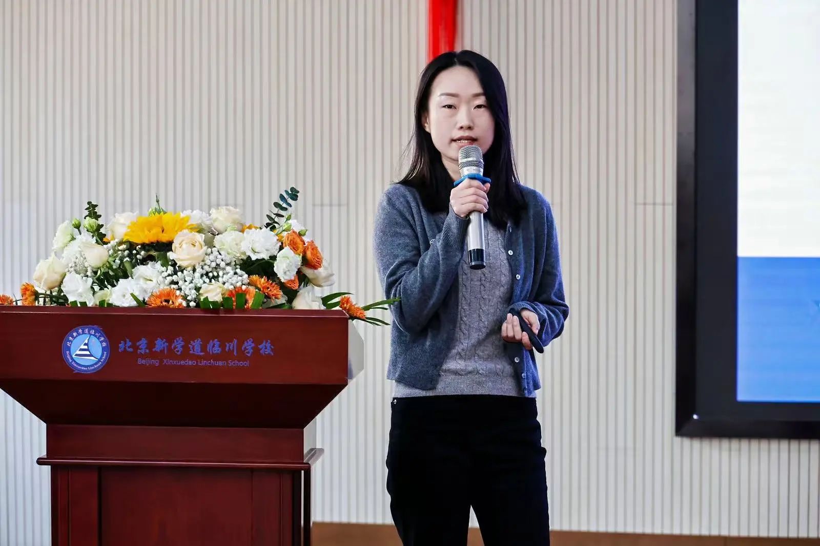开幕式后，展会进行多场精彩的升学研讨会环节。