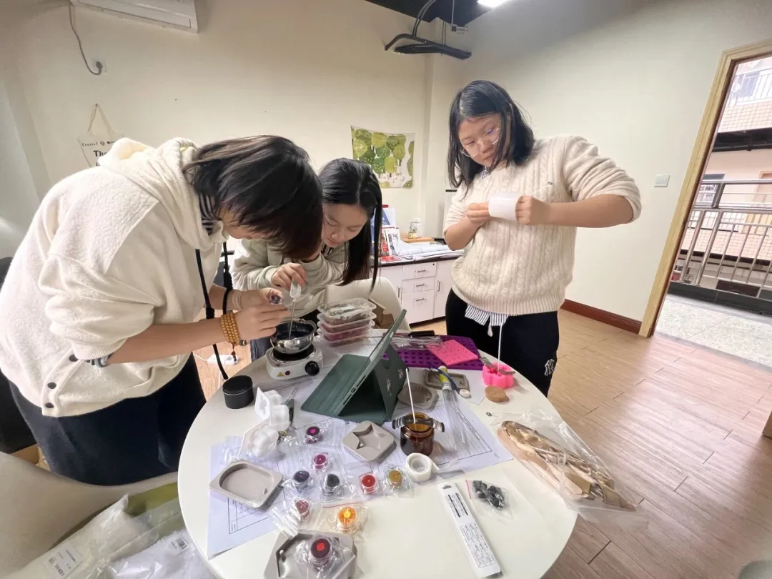 薛同学在这些方面也作出了十足的努力。