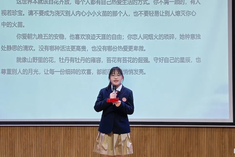 面对未知命题与高压挑战，参赛选手沉着冷静、思维敏捷