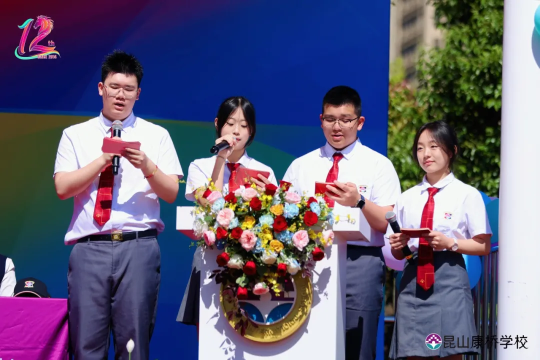 而幼儿园萌娃带来的彩妆游行更是萌翻全场。