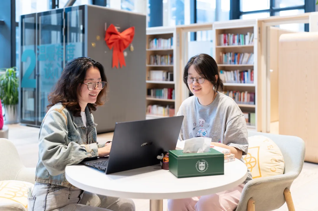 致极学院实行每学期双向导师配对制度,导师在每周定期辅导中