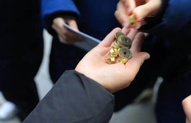 进入颐和园之前,研学指导老师明确了本次研学的 玩法 :