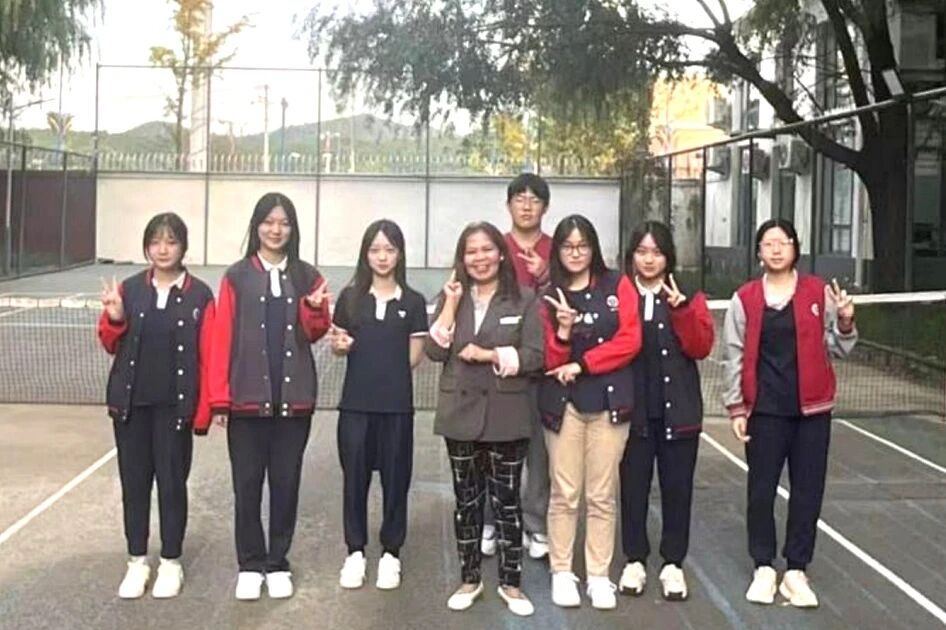 物理教师Ms. Emilyn以 生活陪伴者 的角色