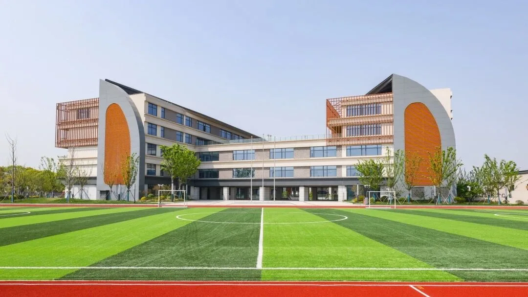 奉贤世外创校元年生长报告发布：从“造景”到“育人”，用“第一次”让学校真正活起来