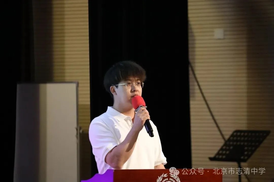 随后，各学科组逐一进行学科成绩深度剖析，从平均分、及格率
