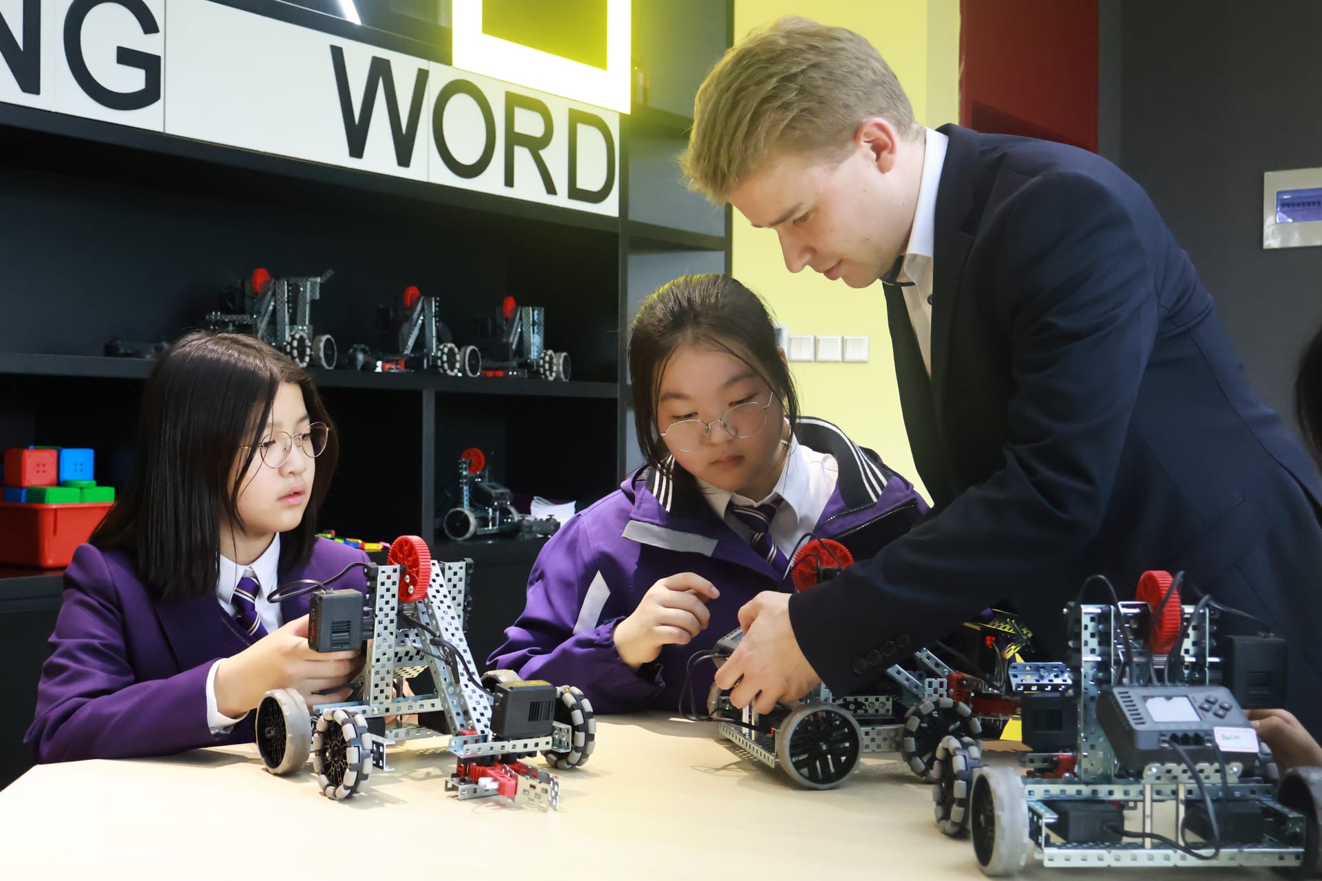 送孩子去国际学校,不仅是为了让他们接受全球化的教育