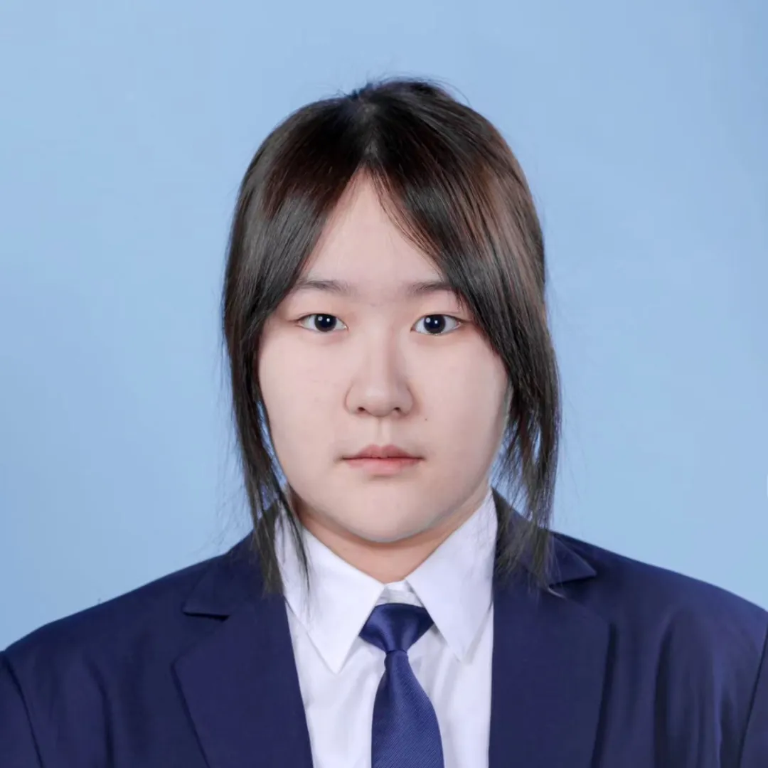 在学校和老师的影响下,Lawrence同学的爱好丰富多彩