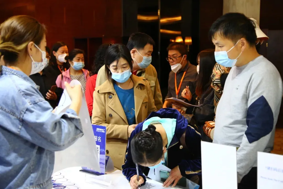展会特邀资深教育专家，针对 2025 年北京中招政策及国际教育政
