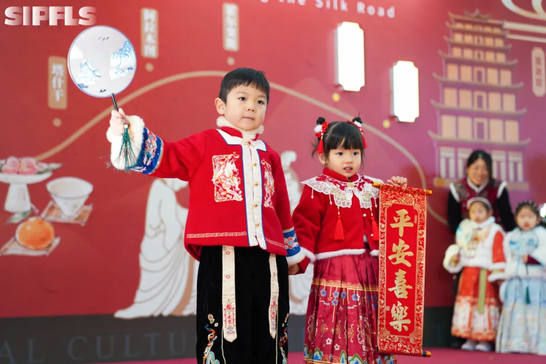 ⚫幼儿园：遵循 生活即教育 的教育理念，着力于幼儿全脑开发（图 2）
