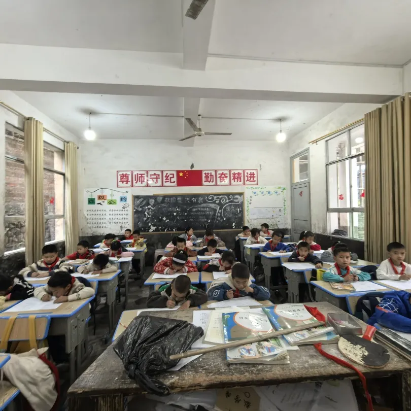 这种 体育 + 学术 + 职业规划 三位一体的成长路径