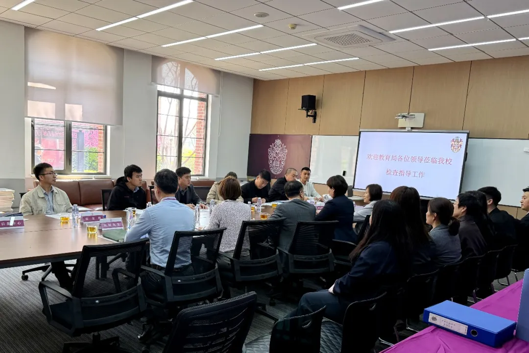 教学管理与教研创新更是学校发展的重中之重。