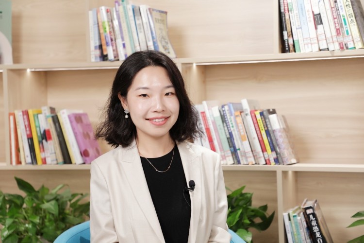 2025教育会客厅丨专访北京爱迪学校双语高中教务长郝文馨 2025教育会客厅丨专访北京爱迪学校双语高中教务长郝文馨_fororder_1