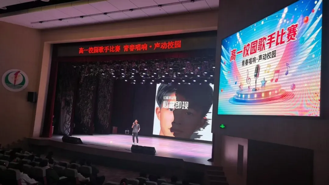 歌声响起时 有人清澈如溪，轻诉心语；有人深情如诗，打动人心；