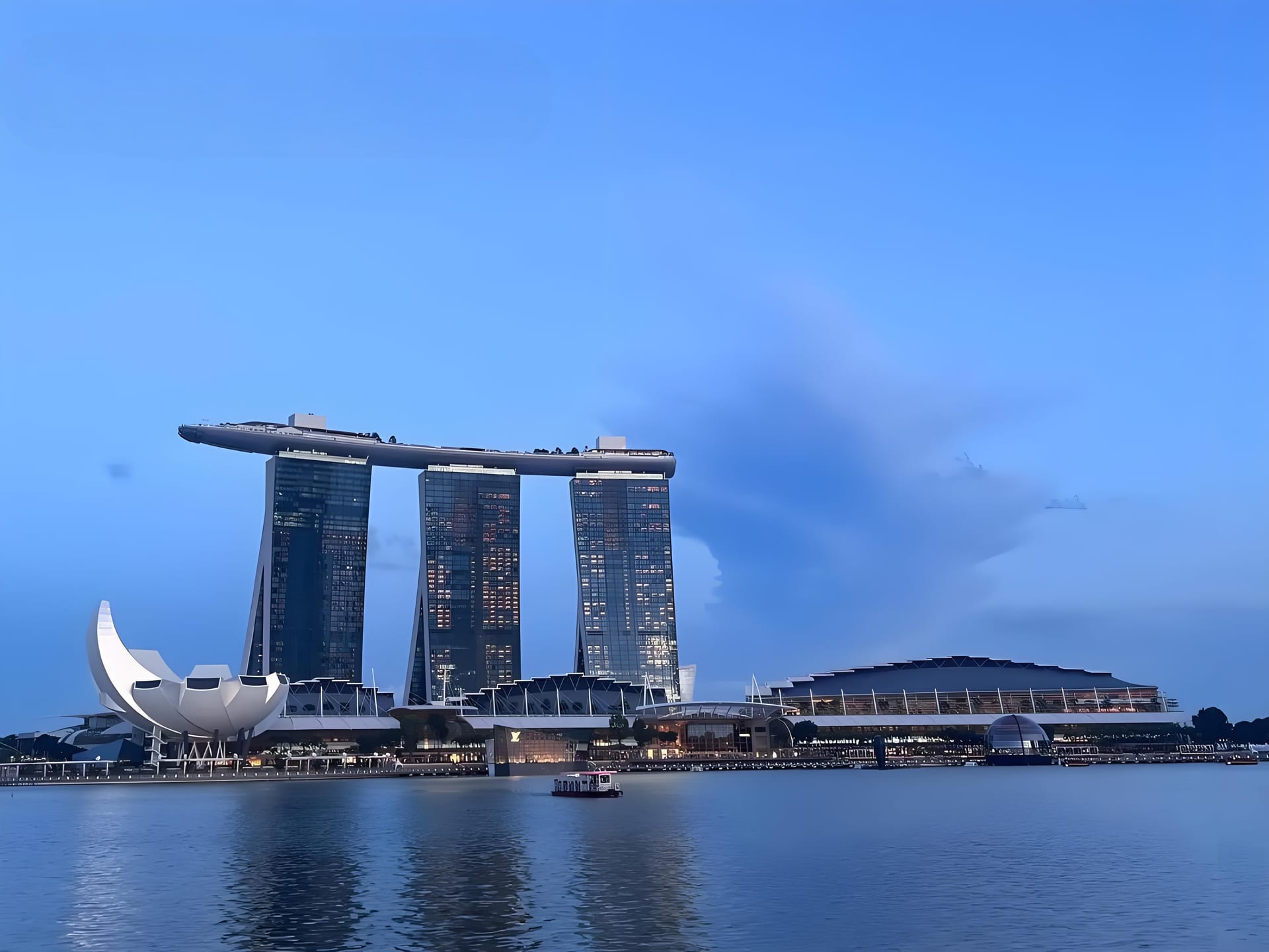 尽管学费尚未公开,但凭借其传统英式教育的深厚底蕴以及丰富的国际化