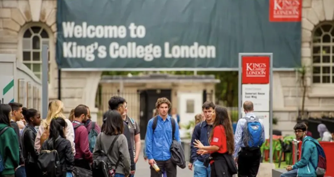 不同于普通研学仅校园参观，在这里学生真正实现在大学里上课