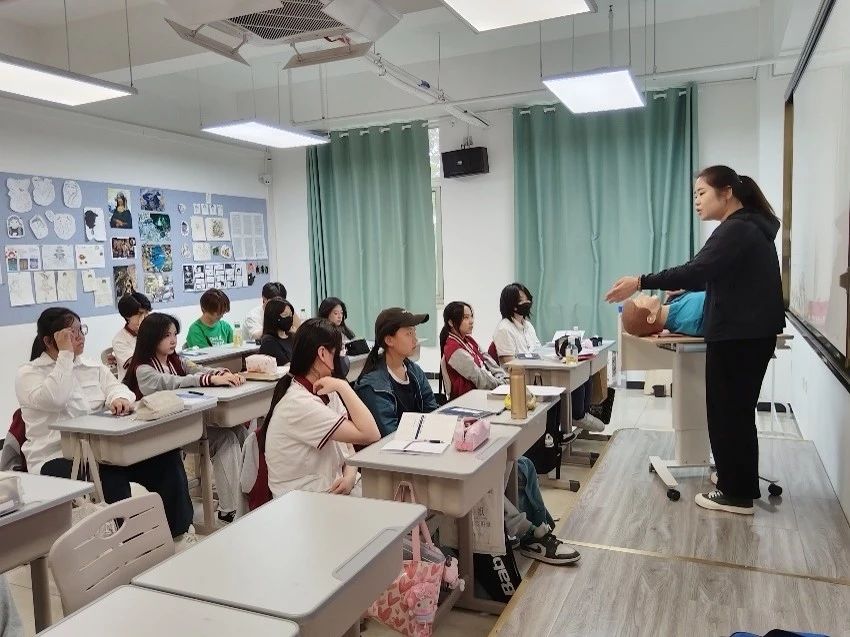 选课机制精细化:从第一学期尝试学生自主打卡