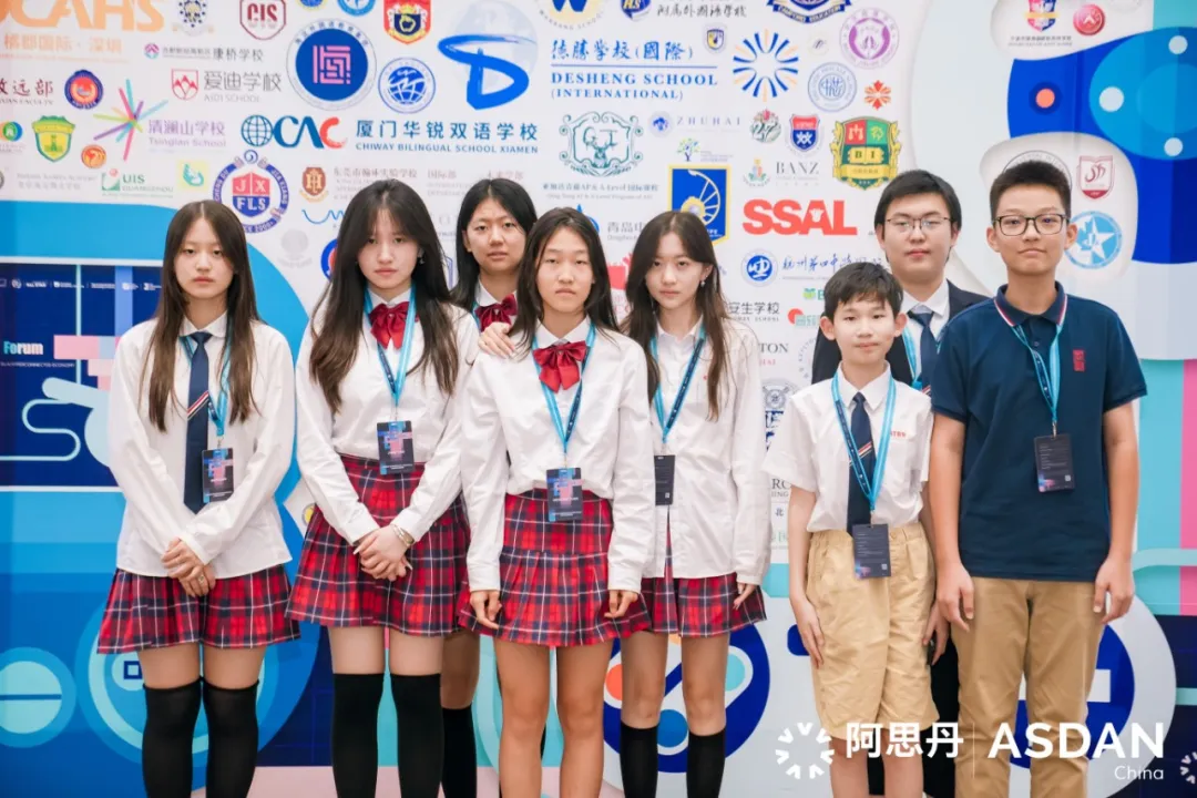 从8年级下学期开始开设剑桥IGCSE经济学,到11年级后(图 2)
