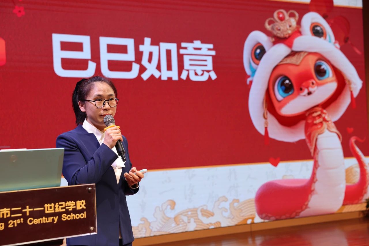 作为大队辅导员,他深知自己的职责所在,在学生的思想引领