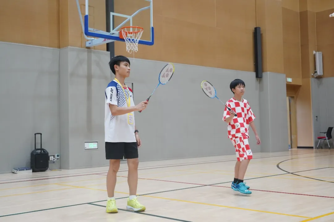 每周专属户外研学旅行是夏令营重磅亮点，带领孩子走出校园