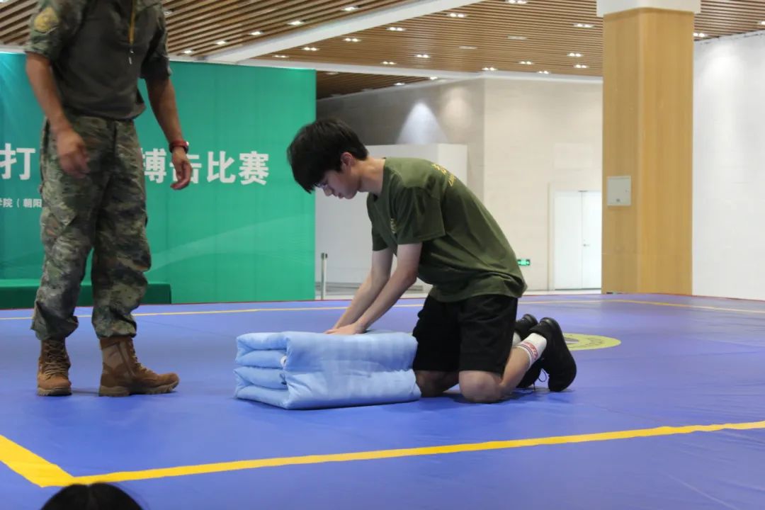 内务整理环节,教官化身 细节导师