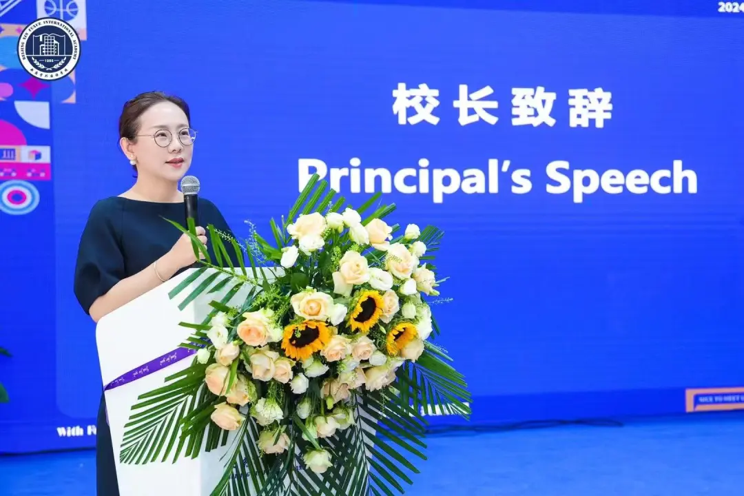 辛玲校长非常注重学生的全面发展,致力于为每一位学生搭建展示自己的