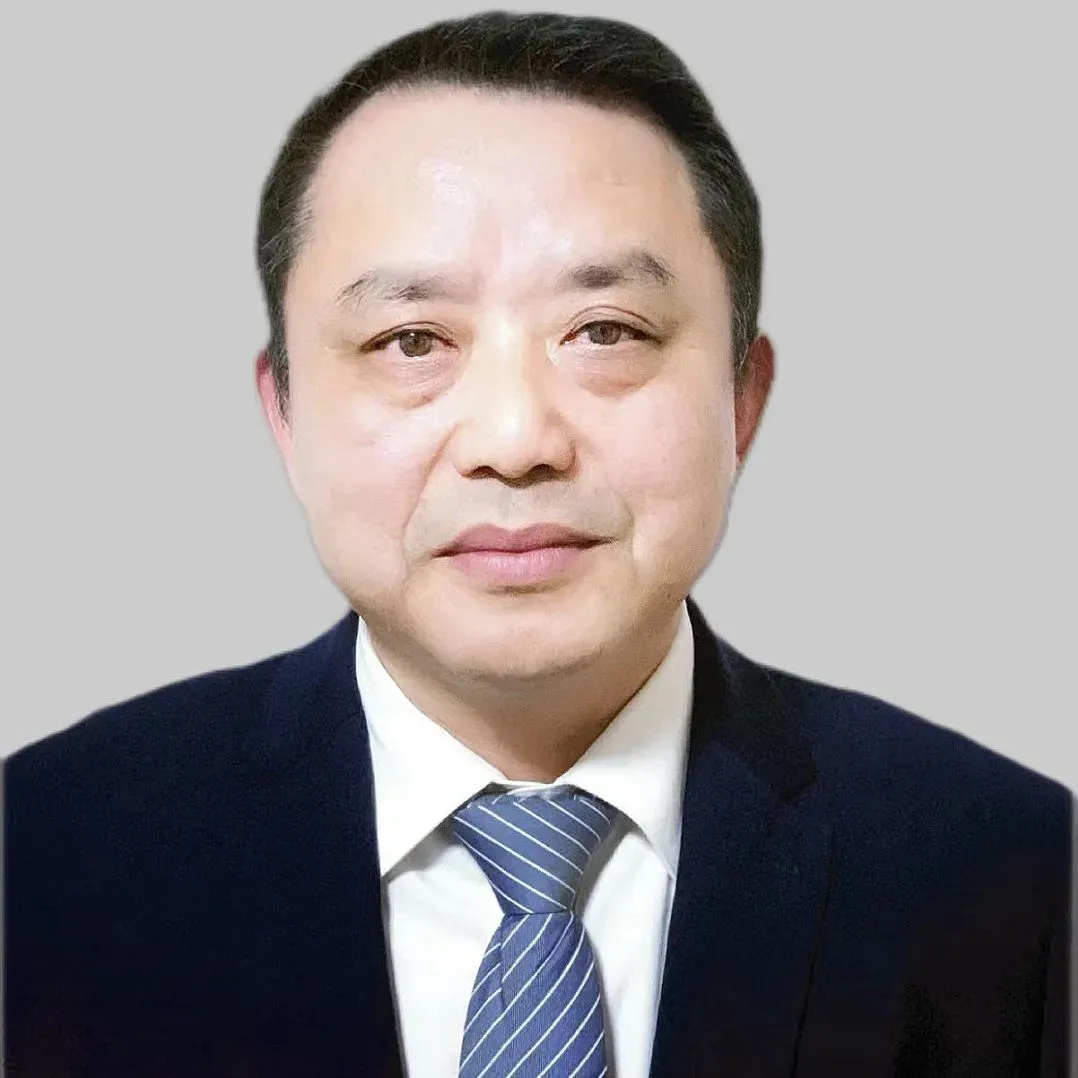 资深国际学校校长,在上海、天津、北京、大连