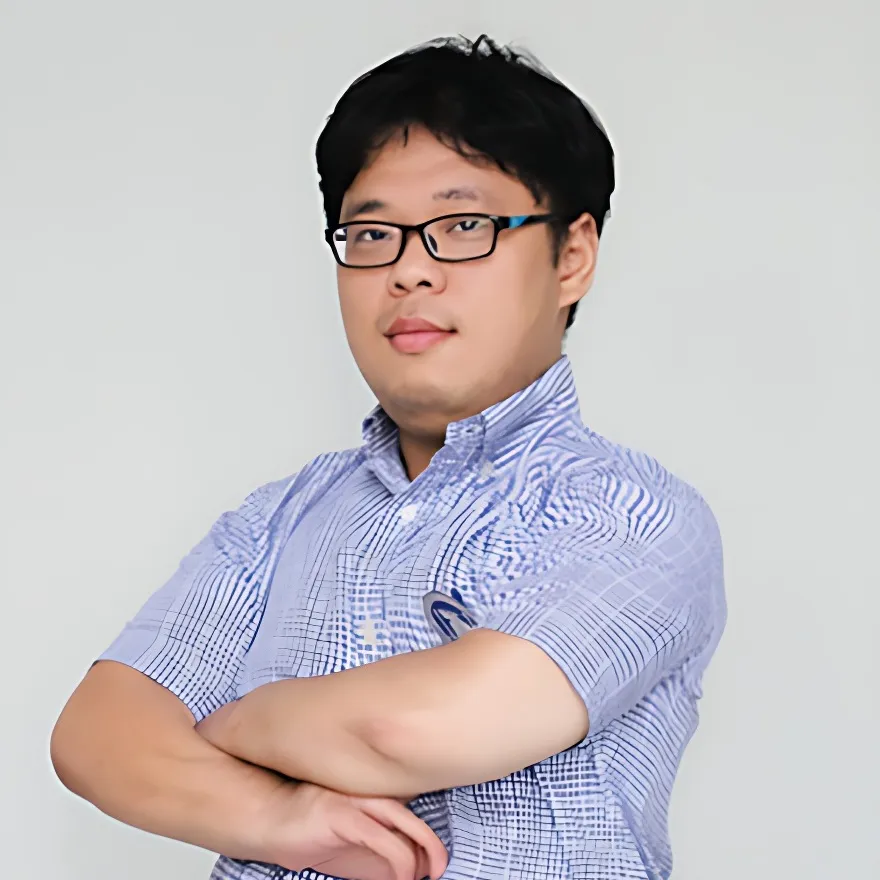 毕业于北大智能科学系,是北京理科集训队总教练