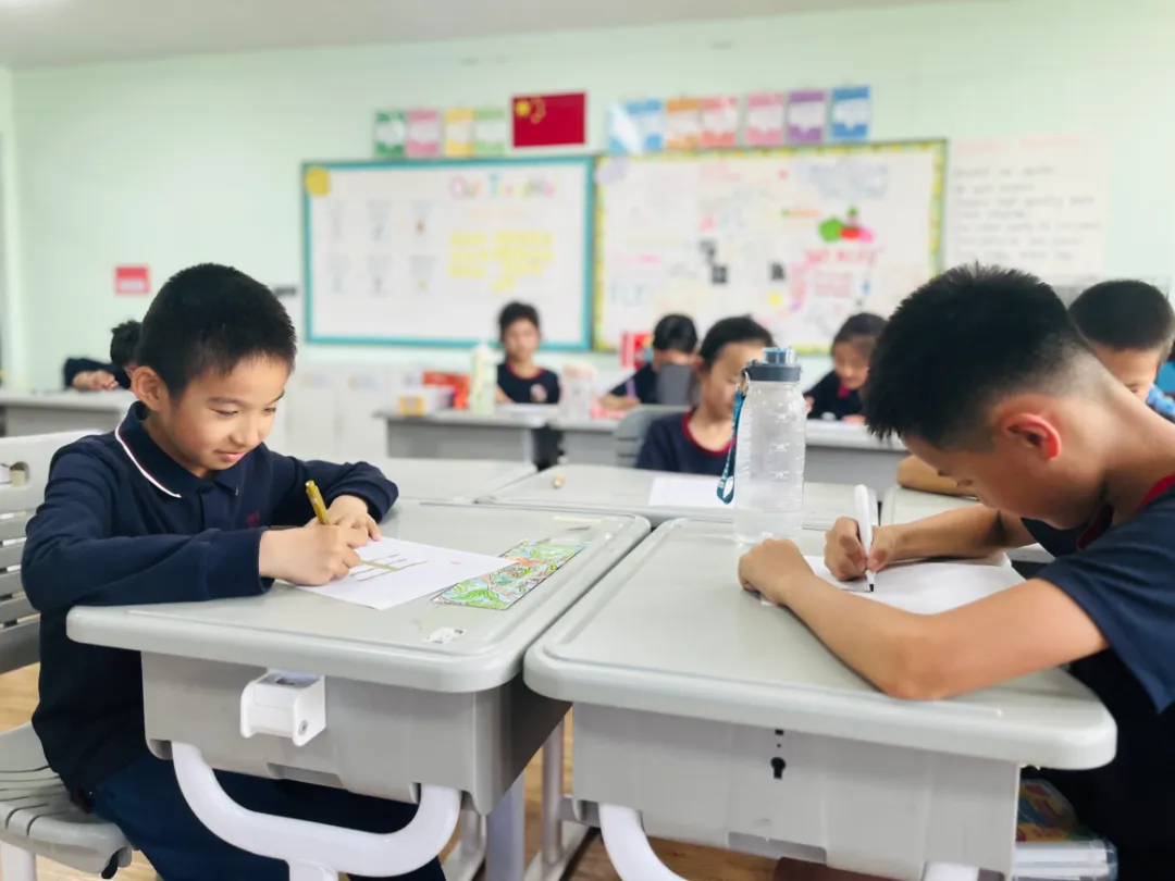 通过实验和实践,孩子们更深入地理解了汉字的多功能性和现代价值。(图 3)