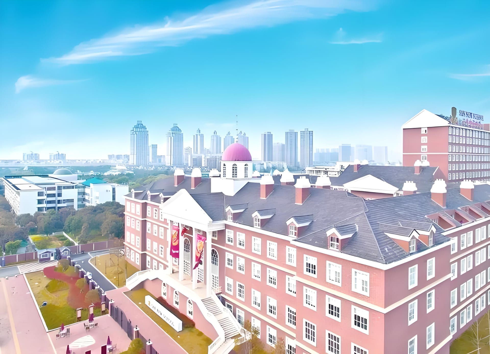 海嘉国际双语学校天津校区在滨海新区,是 12 年一贯制