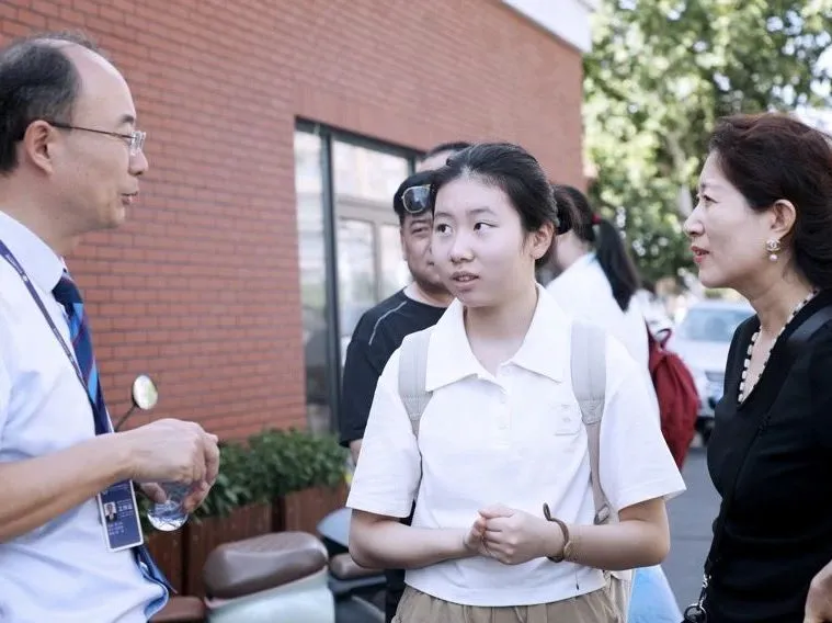 在这个充满挑战与机遇并存的新学期之初(图 4)