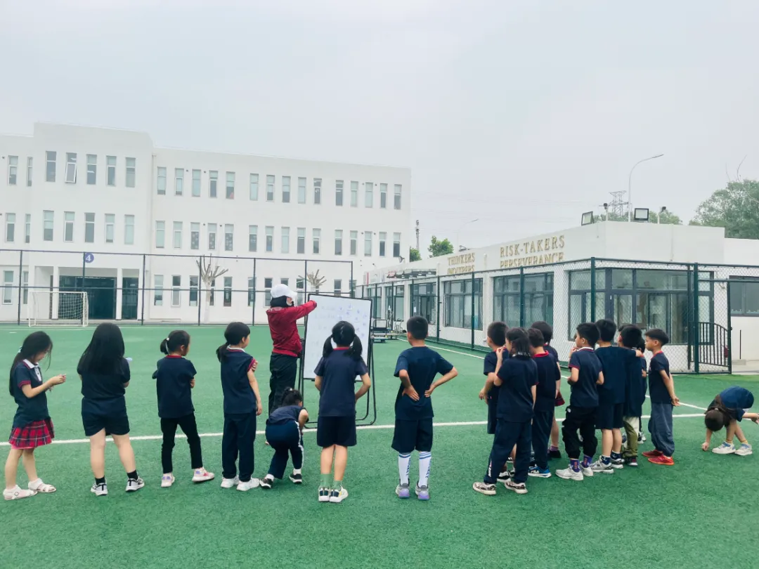 不仅在语文课上,歇后语的魅力还延伸到了体育课。(图 3)