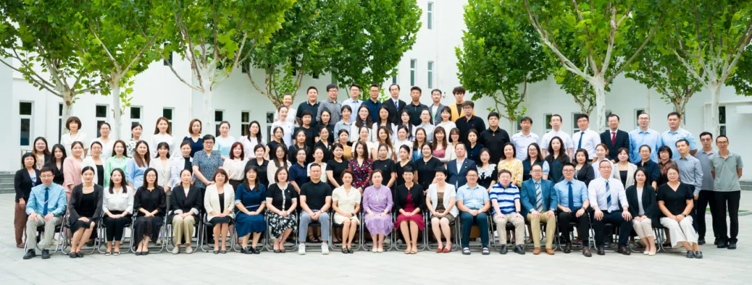 君诚学校的新教师团队拥有令人瞩目的背景与资历。