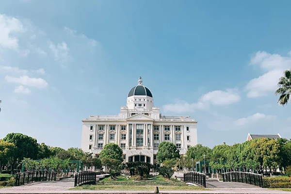 剑桥文理与剑桥艺术学校