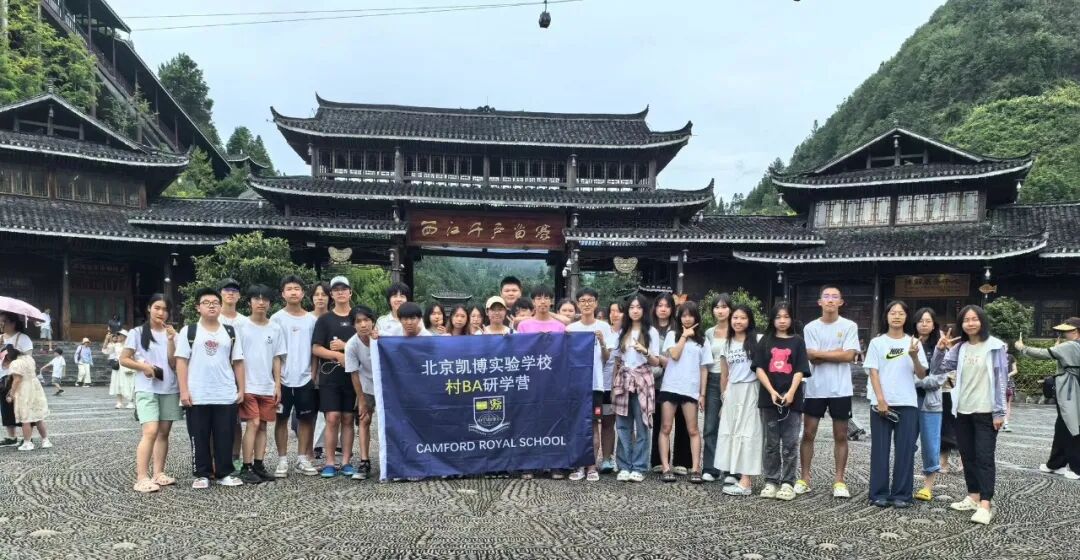 一棵树被风吹弯了还能直回来，靠的不是某一段树干够硬